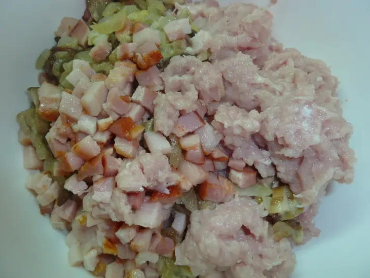 Курица фаршированная как основное блюдо или как праздничная холодная закуска: шаг 14