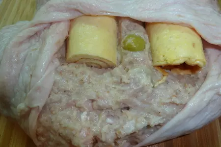 Курица фаршированная как основное блюдо или как праздничная холодная закуска: шаг 15