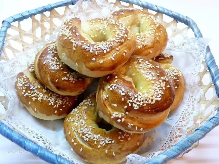 Хотела симит, получила булочки с кунжутной обсыпкой, медово - ароматные: шаг 7