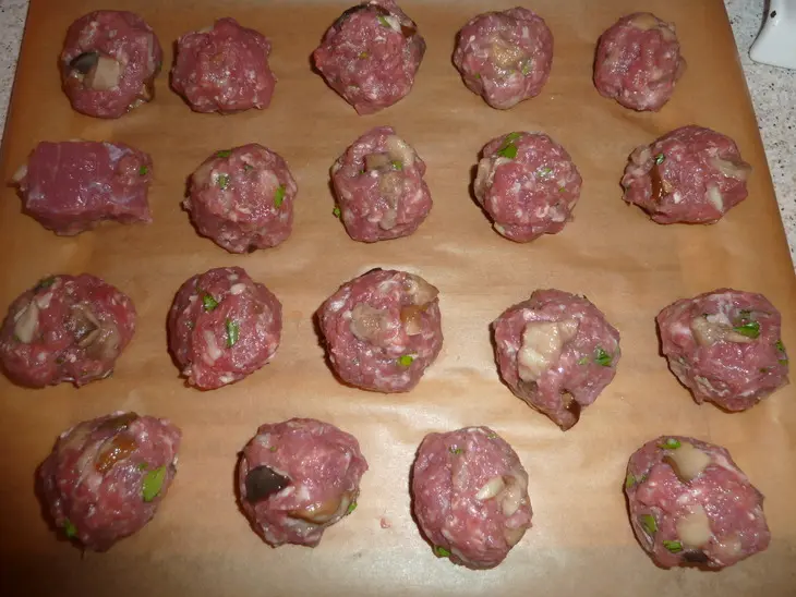 Тефтели мясные с грибами в ореховом соусе ( два в одном ): шаг 5