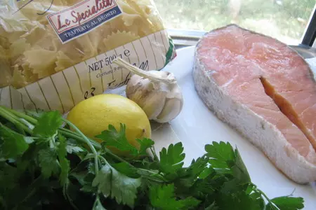 Паста с салмоном под соусом гремолата ( pappardelle with salmon and gremolata).: шаг 1