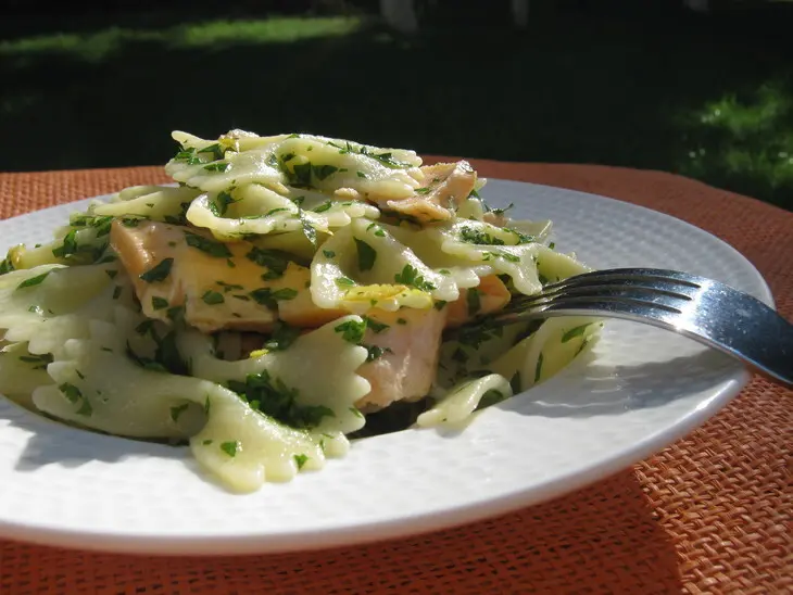 Паста с салмоном под соусом гремолата ( pappardelle with salmon and gremolata).: шаг 3