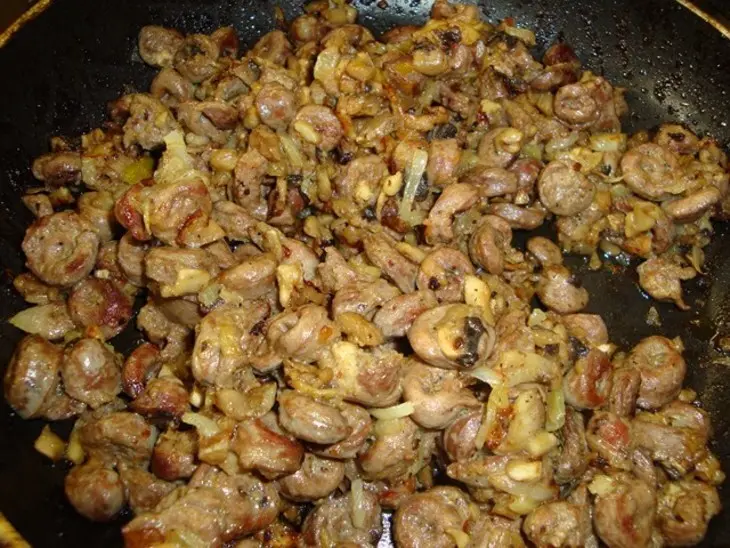 Мясной террин с куриными сердечками: шаг 1