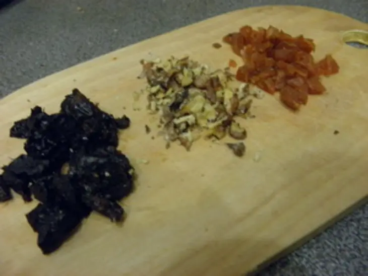 Инжир, фаршированный мясом, сухофруктами и орехами.: шаг 4