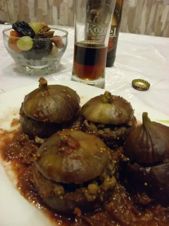 Инжир, фаршированный мясом, сухофруктами и орехами.: шаг 10
