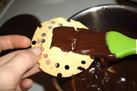 Шоколадные чипсы из лаваша и сладкий домашний йогурт (по мотивам десерта "даниссимо фантазия"): шаг 8