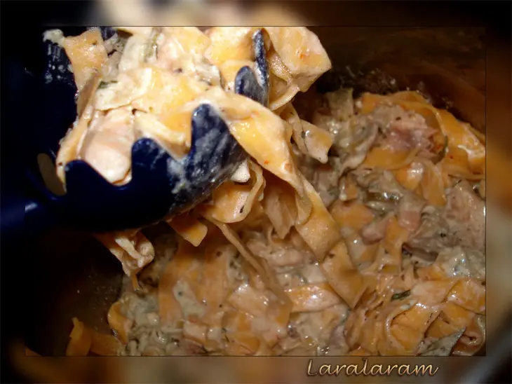 Паста + соус с рыбой, вермутом и сливками: шаг 10