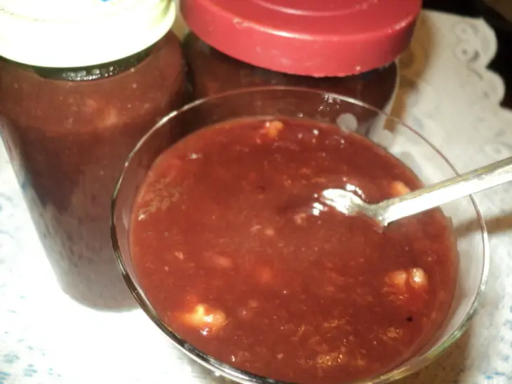 Сливовое варенье с бананами ,орехами  и какао: шаг 4