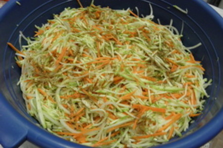 Салат из  кабачков и моркови в прок.: шаг 4
