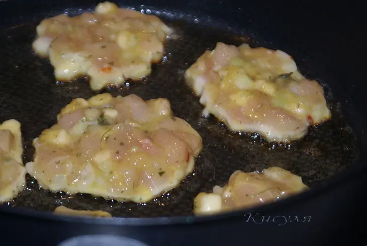 Куриные оладьи с индийской ноткой: шаг 4