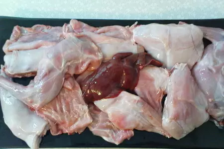Кролик в белом вине и сметане с прованскими травами: шаг 1