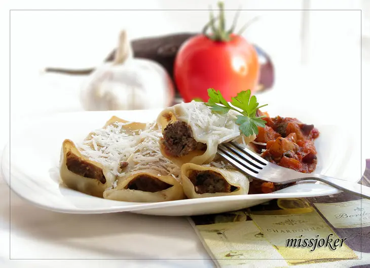 Фаршированные каннеллони с соусом: шаг 10
