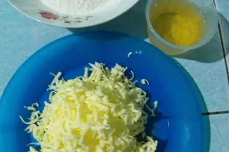 Шалот тарт (shallot tart) на пивном слоеном тесте с маринованным домашним сыром: шаг 4
