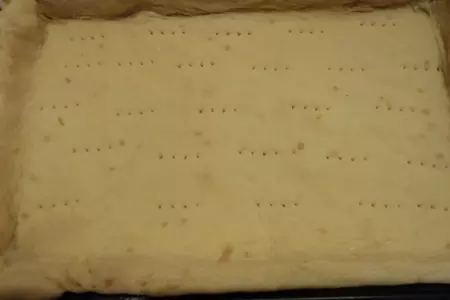 Пирог с яблоками и черной смородиной: шаг 1