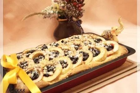 Пирог с яблоками и черной смородиной: шаг 5