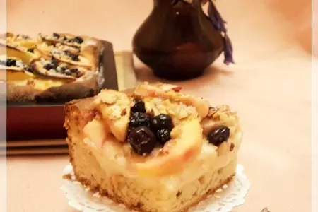 Пирог с яблоками и черной смородиной: шаг 7