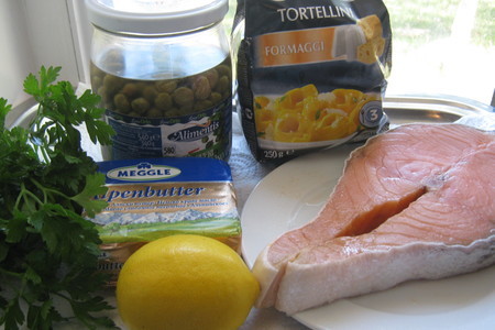 Паста  с сёмгой,каперсами под коричневым маслом (tortellini with salmon,capers and brown butter).: шаг 1