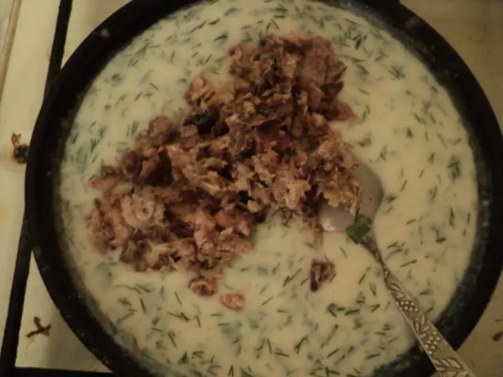 Запеченные яйца под  соусом: шаг 3