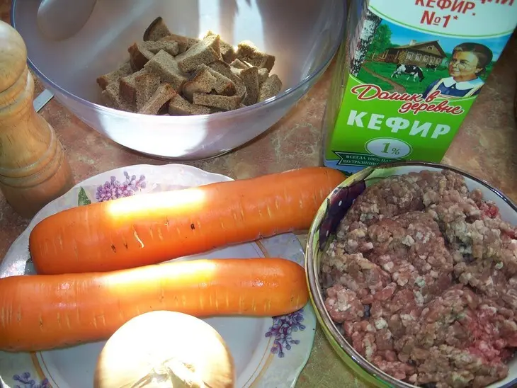 Котлеты из говядины с морковью запеченные: шаг 1