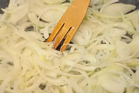 Куриные голени с овощами в подливе.: шаг 3