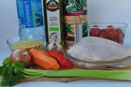 Суп с курицей,белой фасолью и помидорами"черри": шаг 1