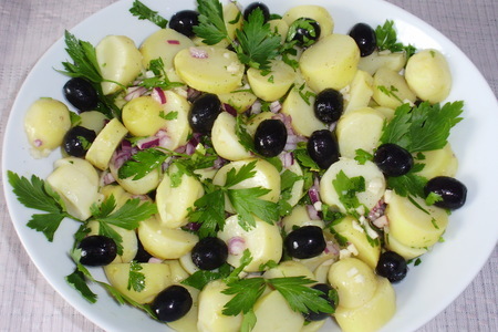 Картофельный салат с маслинами (дуэль): шаг 4