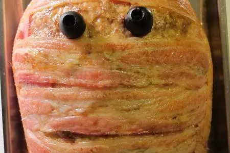 Мясной хлебец  для хеллоуина    " египтянин": шаг 4