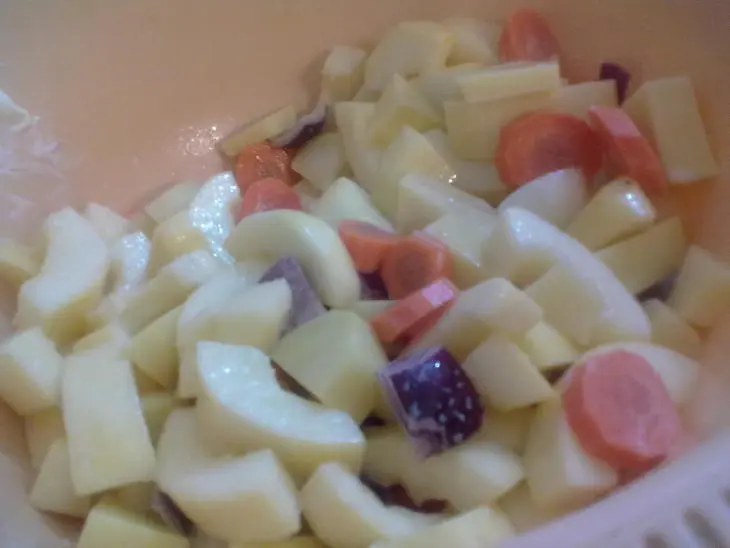 Свиная рулька,запеченная с квашеной капустой+овощи,запеченные в фольге: шаг 5