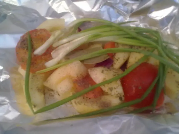 Свиная рулька,запеченная с квашеной капустой+овощи,запеченные в фольге: шаг 6