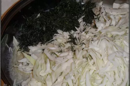 Капустные пышки с кунжутом или пирожки для ленивых.: шаг 1