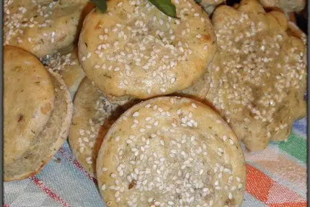 Капустные пышки с кунжутом или пирожки для ленивых.: шаг 11