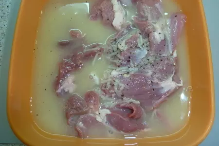 Телятина в сырной панировке, запеченная с баклажанами, картофелем и помидорами.: шаг 2