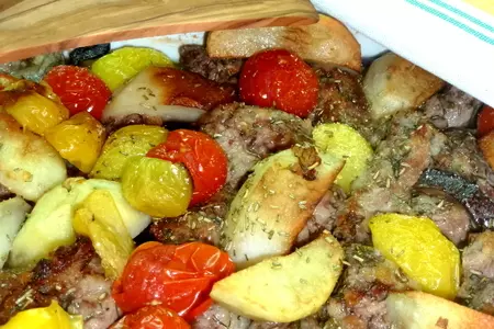 Телятина в сырной панировке, запеченная с баклажанами, картофелем и помидорами.: шаг 8
