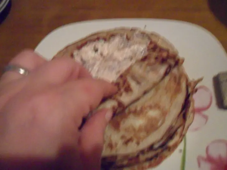 Ржаные блинчики с творожным сыром и инжиром: шаг 8