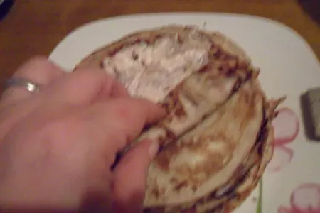 Ржаные блинчики с творожным сыром и инжиром: шаг 8