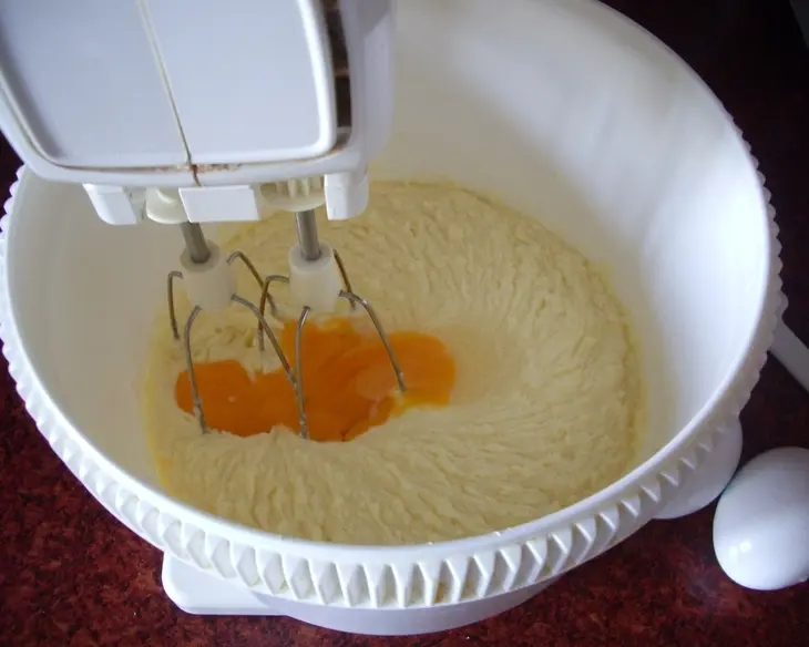Кокосово-ананасовый тортик (italian cream cake): шаг 8