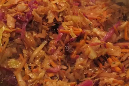 Рулетики из форели с тушённой капустой.: шаг 5