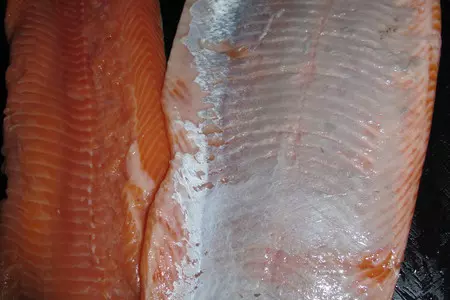 Рулетики из форели с тушённой капустой.: шаг 6