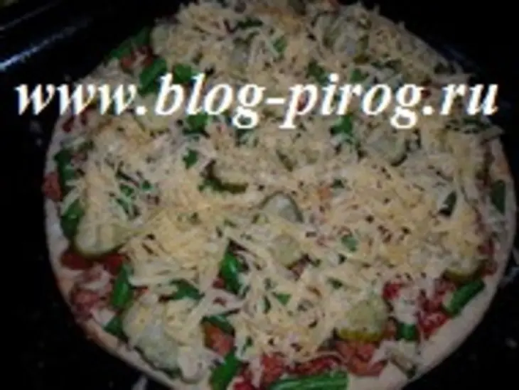 Пицца с зелёной фасолью и маринованым огурчиком: шаг 3