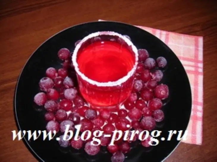 Ликёр  (настойка) на клюкве: шаг 2