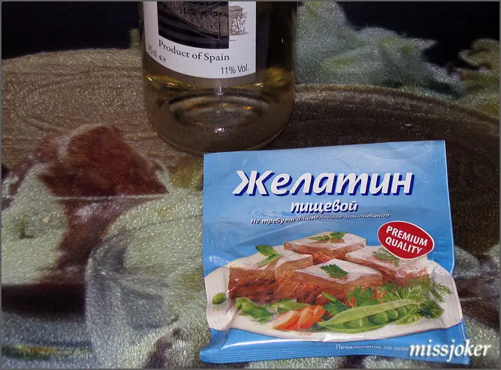 Бисквитный рулет с нежной сердцевиной: шаг 8
