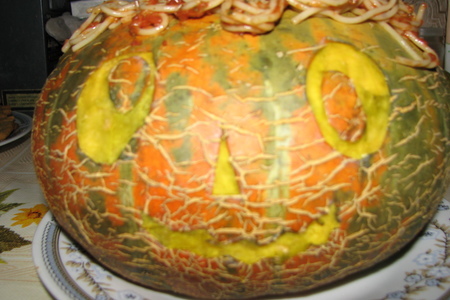 Блюдо от бабы яги - голова, фаршированная червячками под кровяным соусом, с крылышками летучих мышей: шаг 1