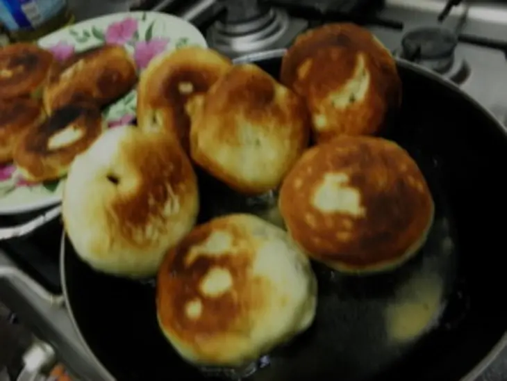 Пирожки домашние, жареные с печенью: шаг 12