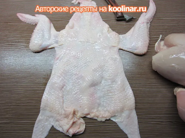 Курица фаршированная , которая имеет право быть рулетом "мраморный": шаг 2