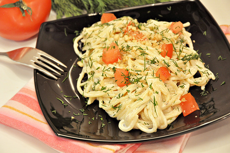 Спагетти в сливочно-сырном соусе с орехами.: шаг 6