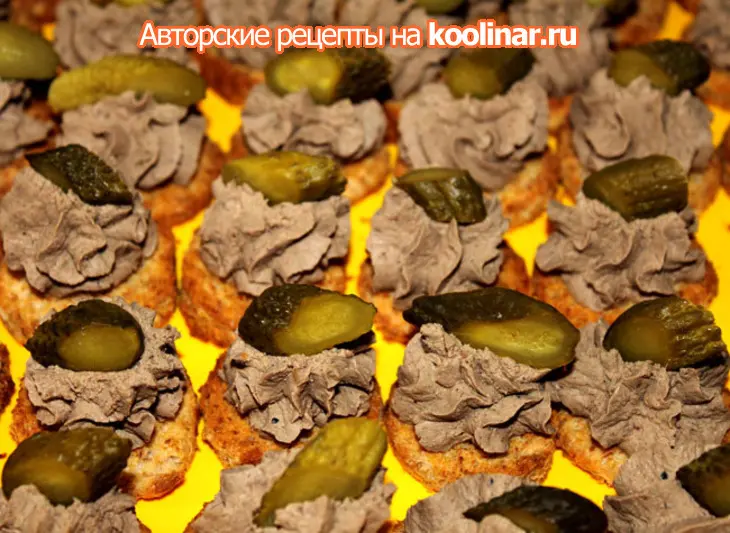 Парфе из куриной печени на хрустящих хлебных таллерах: шаг 2