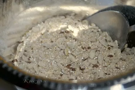 Мульти-зерновой хлеб на газированной воде: шаг 1