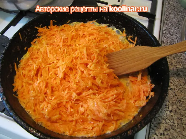 Морковные оладушки фаршированные яблочком (для всех и детей, которые не любят морковь): шаг 3