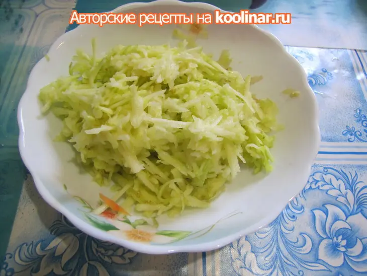 Морковные оладушки фаршированные яблочком (для всех и детей, которые не любят морковь): шаг 6