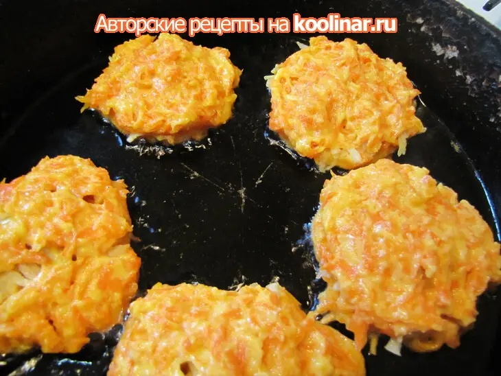 Морковные оладушки фаршированные яблочком (для всех и детей, которые не любят морковь): шаг 9